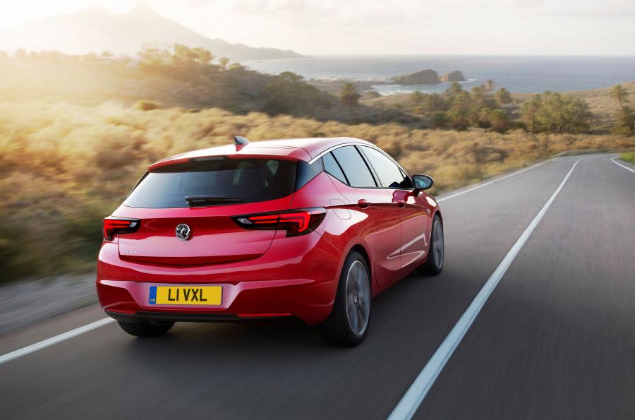  Vauxhall Astra 2015 года  (фото 9 из 14)